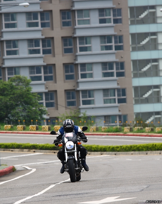 Dream of DUCATI - S2R1000租車心得
