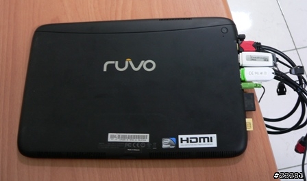 我還是要Win 7的平板電腦~~ruvo Avox AT11 Windows 7 Tablet PC