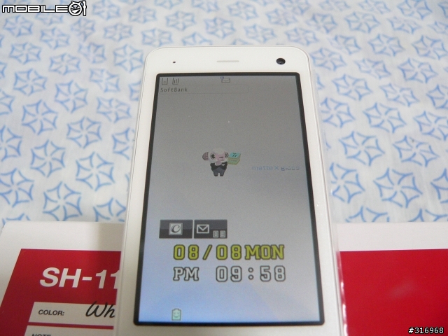 開箱 DOCOMO SH-11C (White)