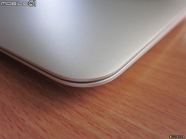 Macbook Air 13’ 開箱文+心得文 + iPad 電子書、影片整合