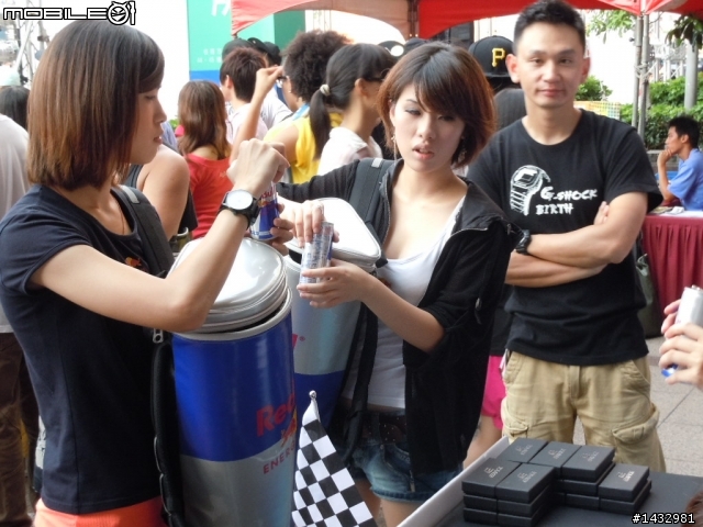 極速奔馳之不專業評測:CASIO EDIFICE X Red Bull Racing 模擬挑戰賽(台北場)