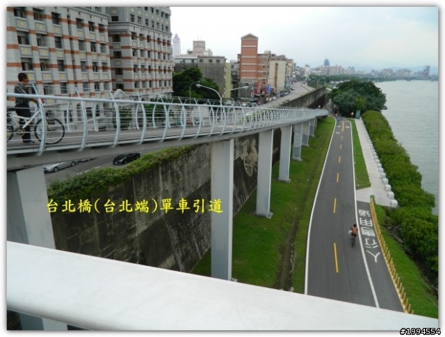 一條會讓單車族絕命的橋(急建重陽橋單車引道)