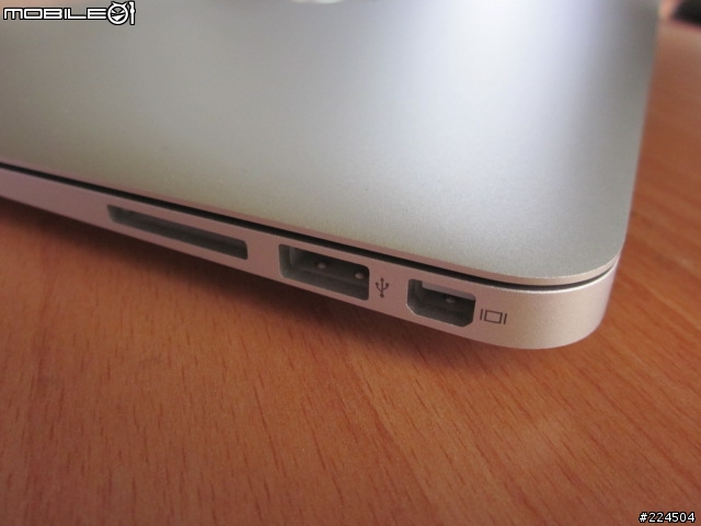 Macbook Air 13’ 開箱文+心得文 + iPad 電子書、影片整合