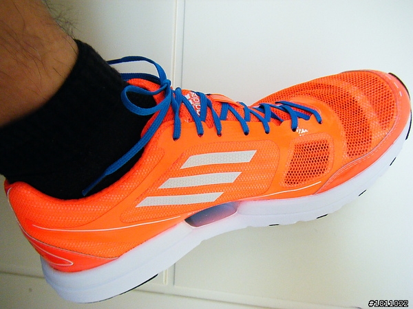 小白小白的跑步MURMUR紀-- adizero feather M開箱照完成惹 ! 鞋測文要燒等嘿