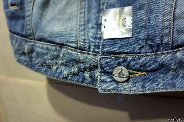 【分享】Vivienne Westwood X Lee 牛仔背心