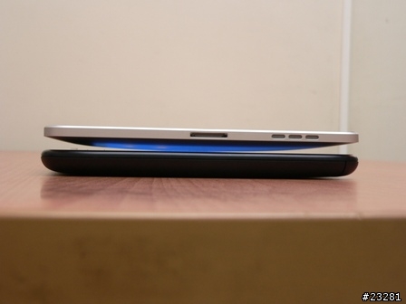 我還是要Win 7的平板電腦~~ruvo Avox AT11 Windows 7 Tablet PC