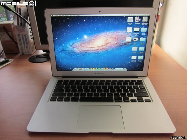 Macbook Air 13’ 開箱文+心得文 + iPad 電子書、影片整合
