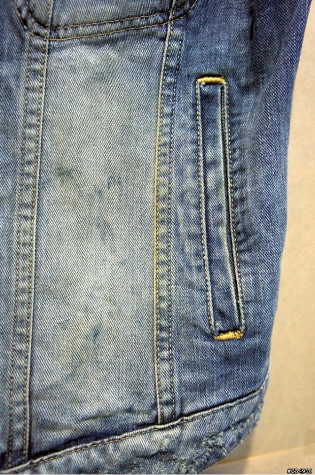 【分享】Vivienne Westwood X Lee 牛仔背心