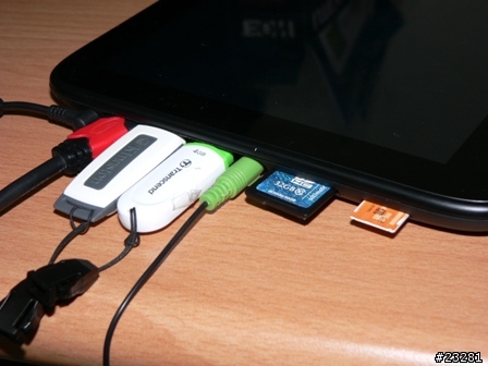 我還是要Win 7的平板電腦~~ruvo Avox AT11 Windows 7 Tablet PC