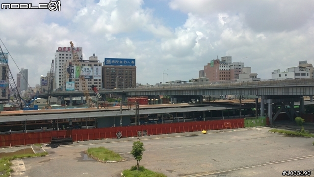 高雄火車站這個鬼德行要搞到甚麼時候?