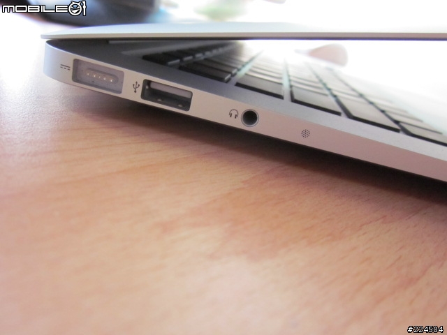 Macbook Air 13’ 開箱文+心得文 + iPad 電子書、影片整合