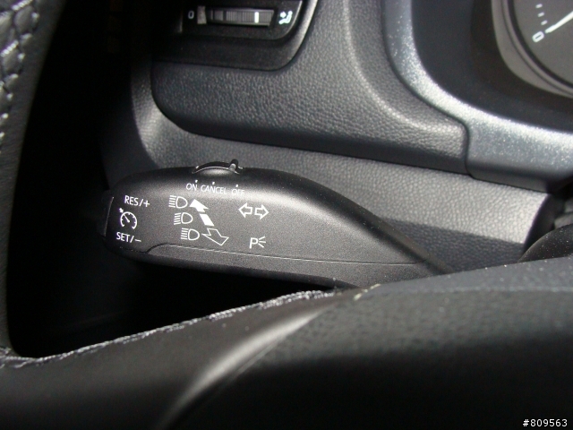 fabia1.6點點灰開箱