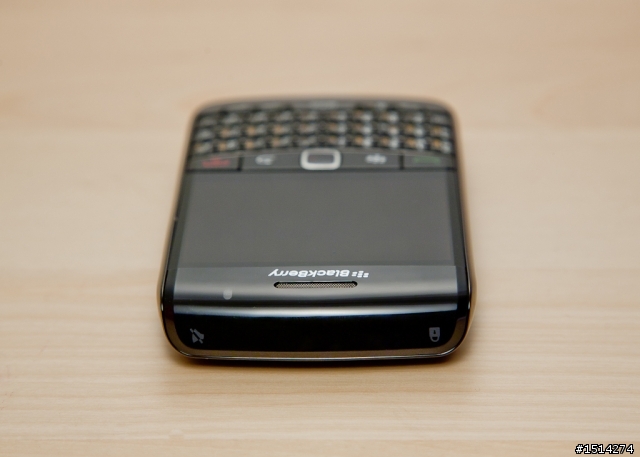 【無法抗拒的莓惑】BlackBerry 9780 重新定義白字與黑鍵世界的奧秘