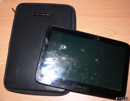 我還是要Win 7的平板電腦~~ruvo Avox AT11 Windows 7 Tablet PC