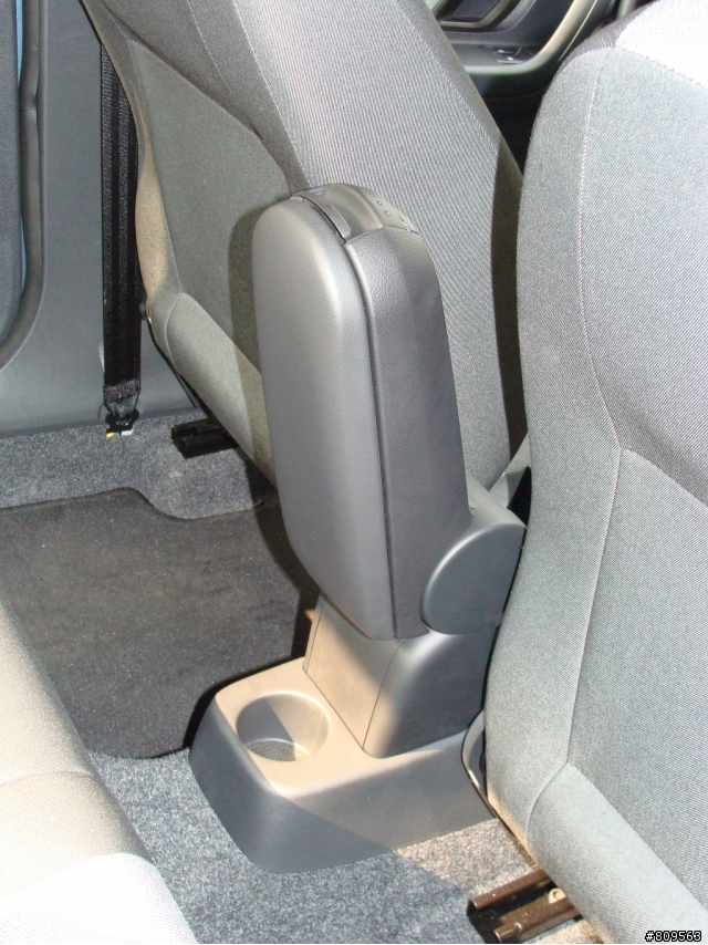 fabia1.6點點灰開箱
