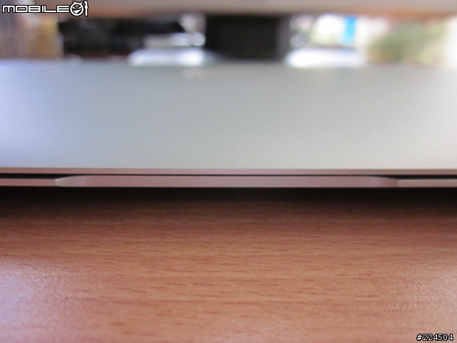 Macbook Air 13’ 開箱文+心得文 + iPad 電子書、影片整合