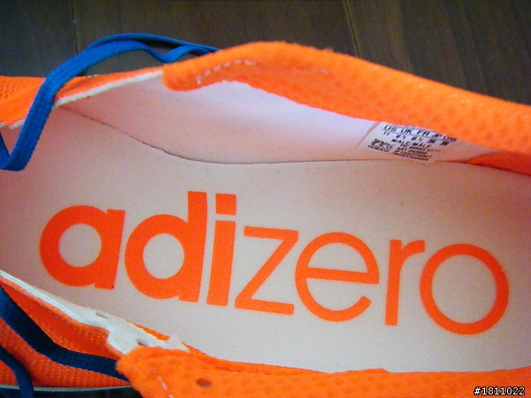 小白小白的跑步MURMUR紀-- adizero feather M開箱照完成惹 ! 鞋測文要燒等嘿