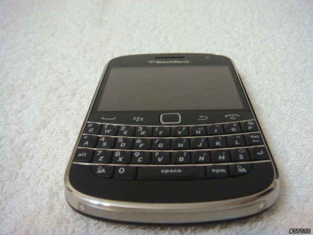 BlackBerry Bold 9900 - 開箱及簡短心得 - The Ultimate BlackBerry Experience
