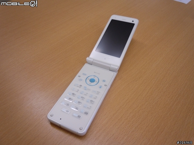 開箱 DOCOMO SH-11C (White)