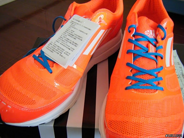 小白小白的跑步MURMUR紀-- adizero feather M開箱照完成惹 ! 鞋測文要燒等嘿