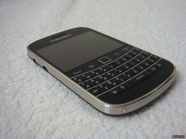 BlackBerry Bold 9900 - 開箱及簡短心得 - The Ultimate BlackBerry Experience