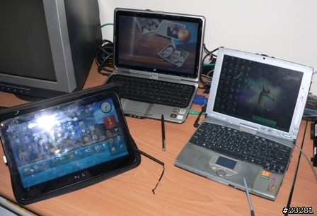 我還是要Win 7的平板電腦~~ruvo Avox AT11 Windows 7 Tablet PC