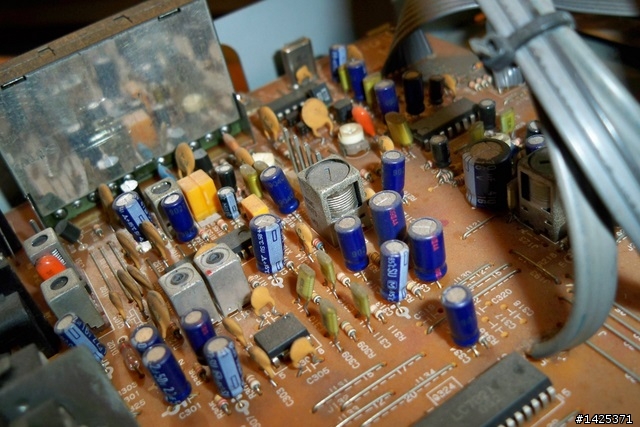 ONKYO TX-822 + SONY SS-H77 剛好兩千的超值兩聲道