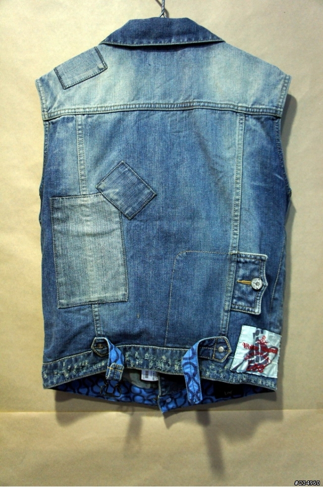 【分享】Vivienne Westwood X Lee 牛仔背心