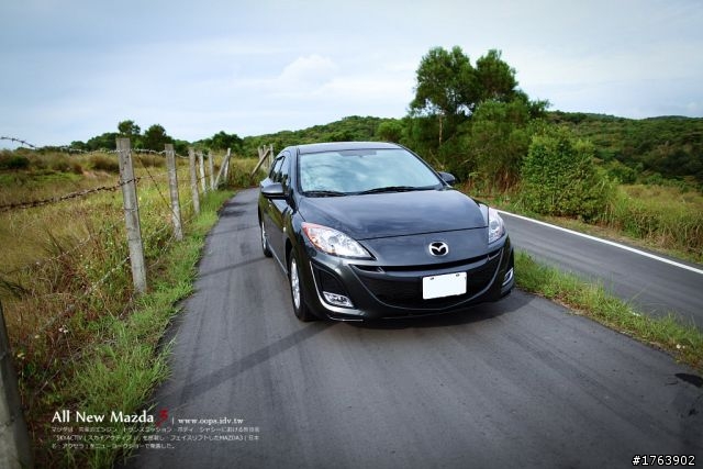 Mazda 3 5D 鐵灰 1.6 開箱