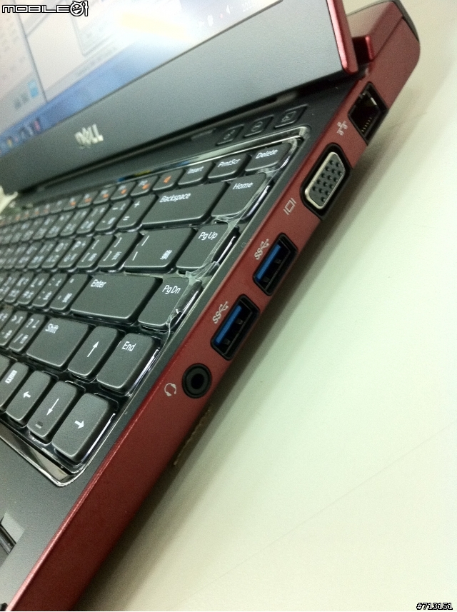 DELL Vostro V131 苜蓿紅? 簡單開箱喔