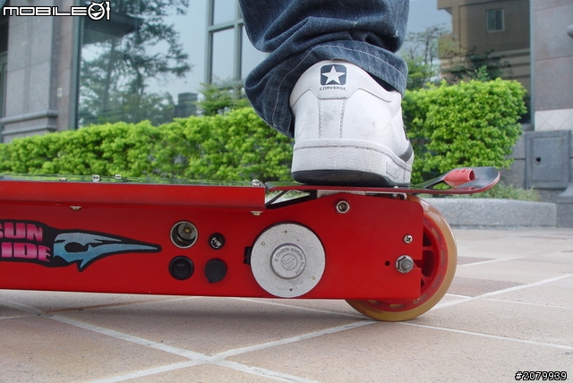 DIY 超迷你載具~太陽能滑板車