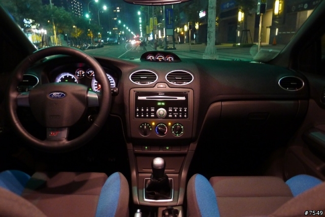 【開箱文】老款鋼炮 遲到許久的開箱文 FORD FOCUS ST(更新內裝相片)