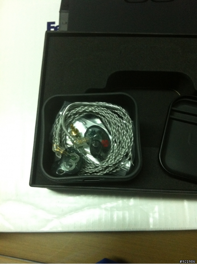 客制耳機+iPhone 線控 補開箱 (手機拍 請多包涵)