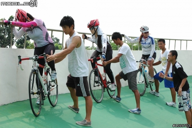 Track fever 熱血單車場地同好會 100年9月25日楠梓自由車場假日場地挑戰賽