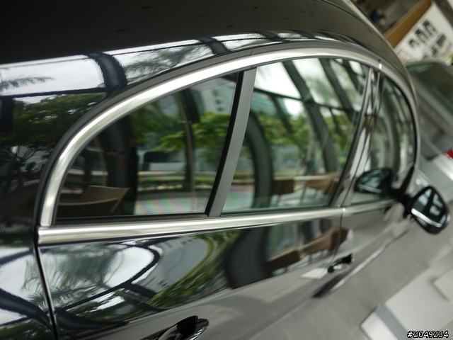 (2次賞開箱) 快要HOLD不住的兩台車 一黑一金 老婆還HOLD的很住