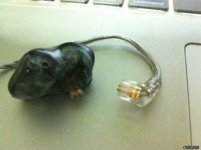 客制耳機+iPhone 線控 補開箱 (手機拍 請多包涵)