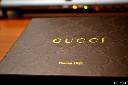 【開箱文】GUCCI Guccissima藍色男用皮夾
