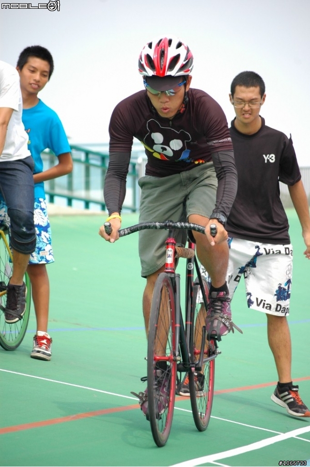 Track fever 熱血單車場地同好會 100年9月25日楠梓自由車場假日場地挑戰賽