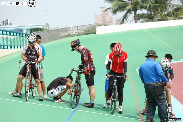 Track fever 熱血單車場地同好會 100年9月25日楠梓自由車場假日場地挑戰賽