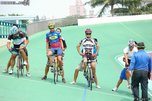 Track fever 熱血單車場地同好會 100年9月25日楠梓自由車場假日場地挑戰賽