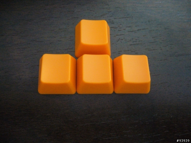 換了幾顆 彩色鍵帽
