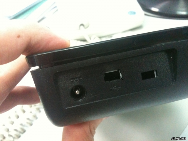 Seagate expansion 3.5吋外接硬碟 micro usb 插槽斷掉了 >