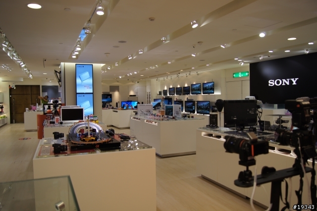 美好的故事正要開始 Sony Store台中 正.式.登.場
