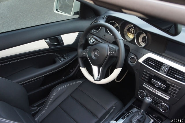 (12/20更新) 雪白 C-Class Coupe 開箱 新增影音四合一、行車記錄器安裝分享(圖多)