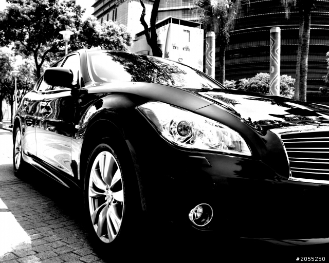 Reflections: 2012 Infiniti M luxury edition/ fm the details and lines in black/ 體感分享