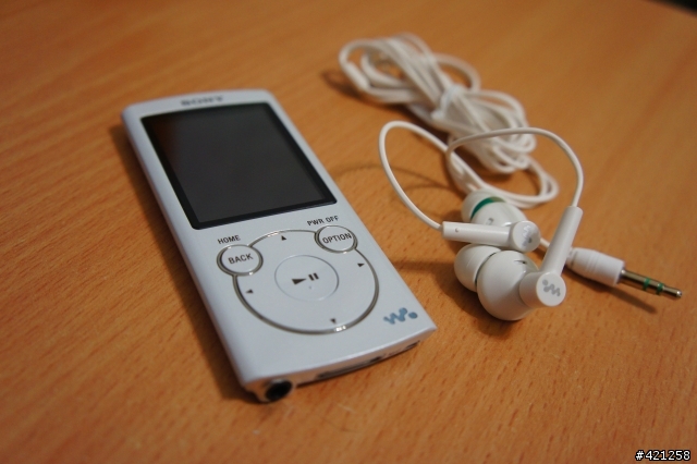 <搶先開>SONY WALKMAN NWZ-S764 白色