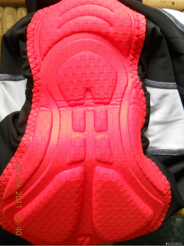 司普堤2011吊帶車褲開箱(純分享)