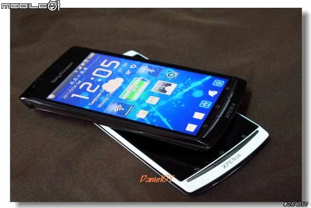 SE Xperia Arc S (W) 開箱文~圖多小心!