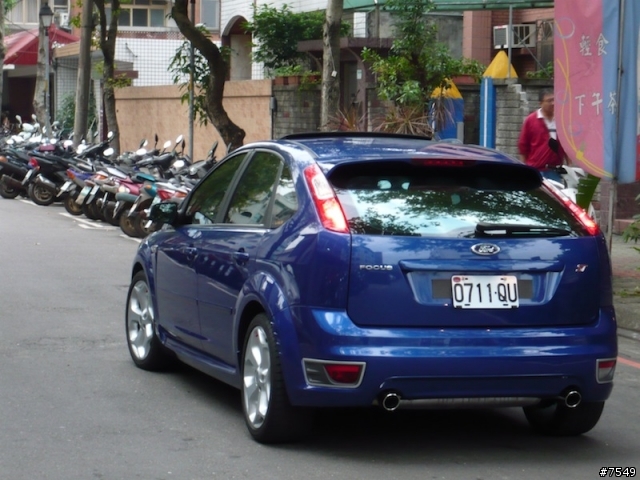 【開箱文】老款鋼炮 遲到許久的開箱文 FORD FOCUS ST(更新內裝相片)