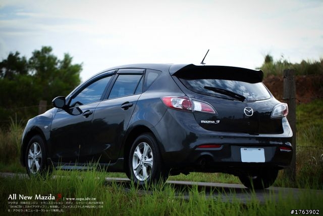 Mazda 3 5D 鐵灰 1.6 開箱